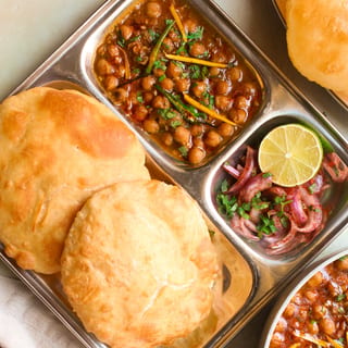 Chana Bhatura